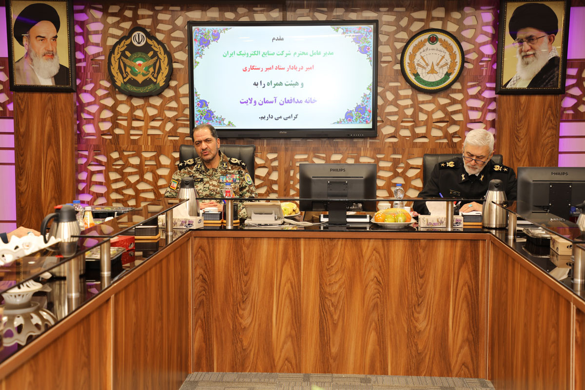 امیر دریادار رستگاری با امیر سرتیپ صباحی‌فرد دیدار کرد