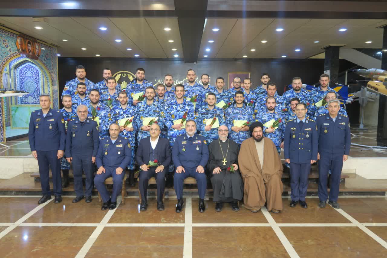 دیدار امیر سرتیپ واحدی با کارکنان وظیفه مسیحی نیروی هوایی ارتش