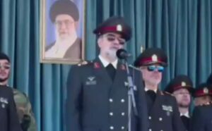 رژه افسران در چهل و هشتمین مراسم دانش آموختگی نیروی انتظامی