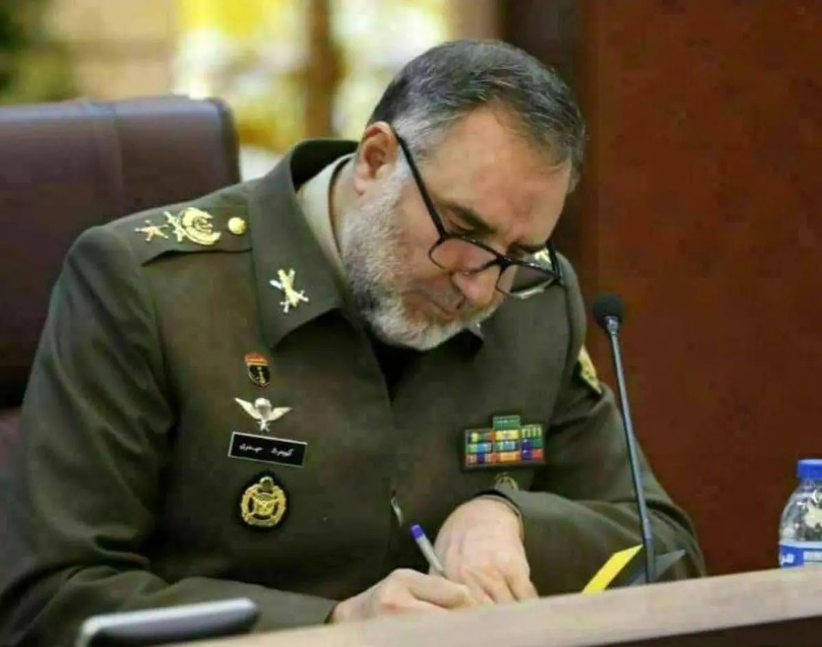 پیام تسلیت فرمانده نیروی زمینی ارتش به امیر دریادار ایرانی