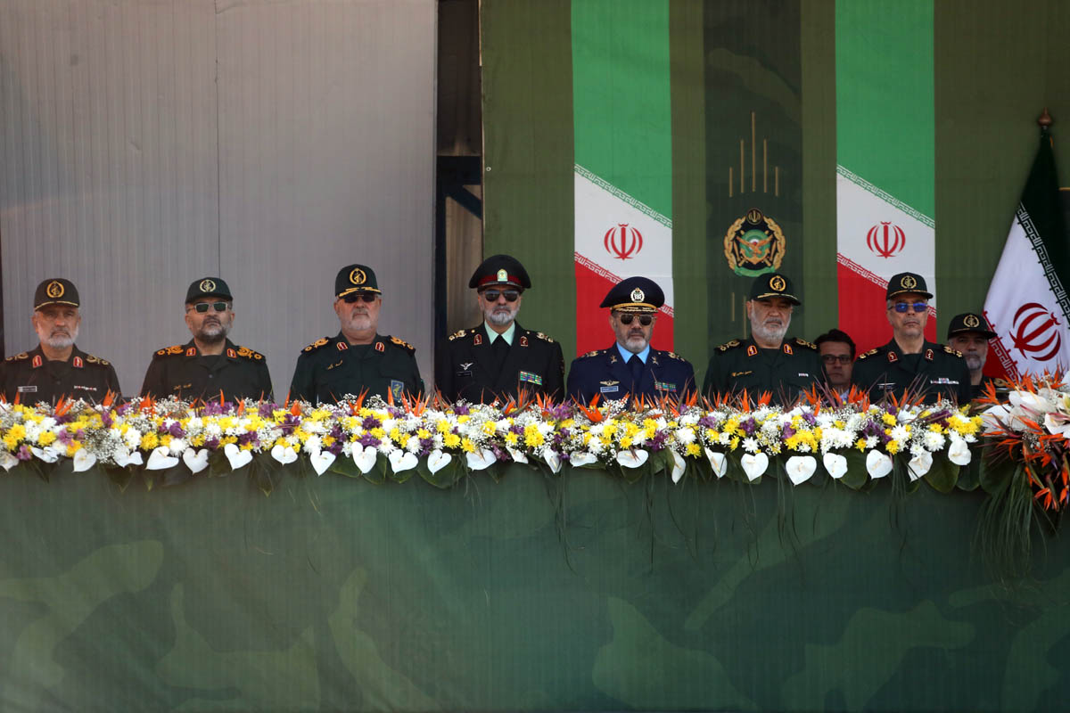 گزارش تصویری از آیین گرامیداشت روز ارتش جمهوری اسلامی ایران