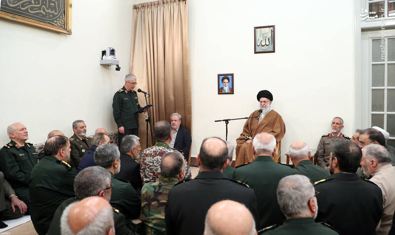 عکس/ دیدار جمعی از فرماندهان نیروهای مسلح با فرمانده کل قوا