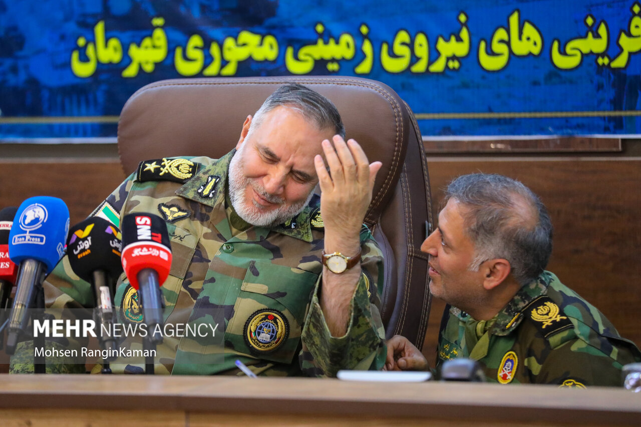 نشست خبری فرمانده نیروی زمینی ارتش