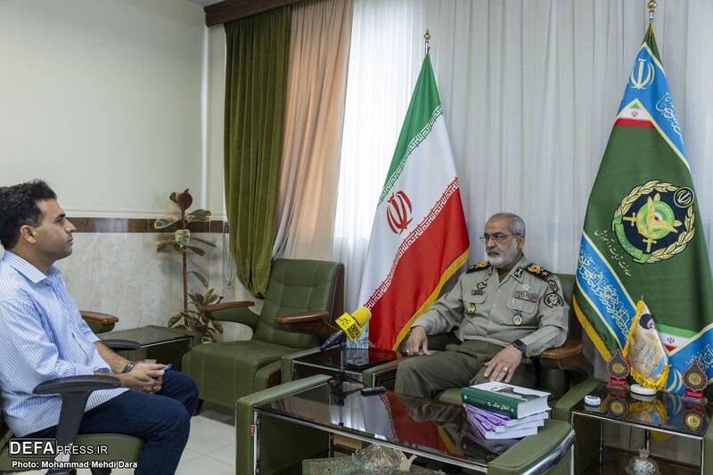 امیر سرتیپ شیخ: جنگ روسیه و اوکراین یک کارگاه آموزشی بزرگ است/فناوری‌های رباتیک همچون پهپادها و «شهپادها» را به روز کرده‌ایم/حجم دانشجوی خارجی دافوس دو برابر شده است