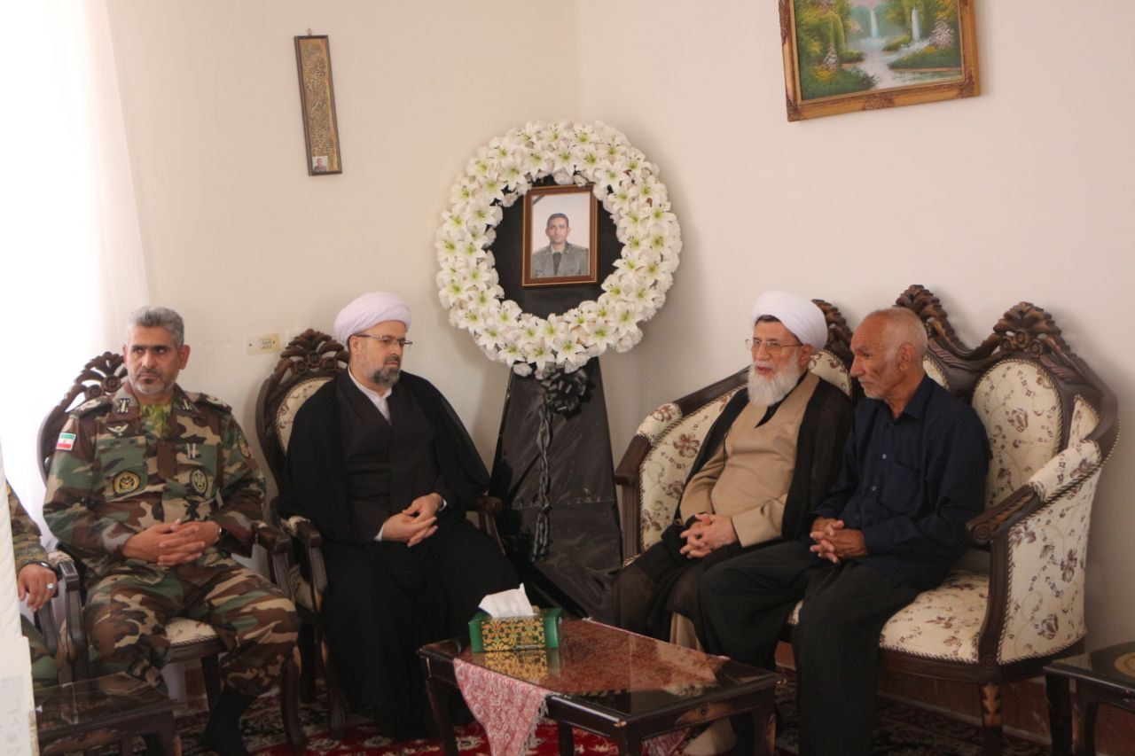 رئیس سازمان عقیدتی سیاسی ارتش در دیدار با خانواده‌های شهدای جنگ تحمیلی ۱۲ روزه؛ پیروزی نهایی به مدد الطاف الهی، برای ملت ایران خواهد بود