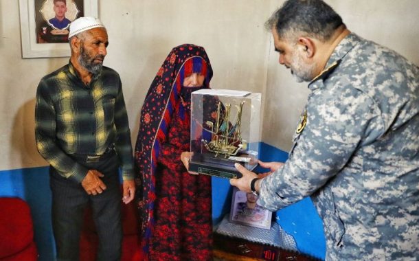 گزارش تصویری از دیدار فرمانده نیروی دریایی ارتش با خانواده شهید ربانی