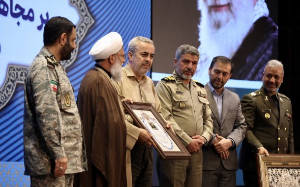 مراسم تقدیر از خبرنگاران در سازمان عقیدتی سیاسی ارتش برگزار شد/ تجلیل از خانواده معظم شهید سپهبد باقری