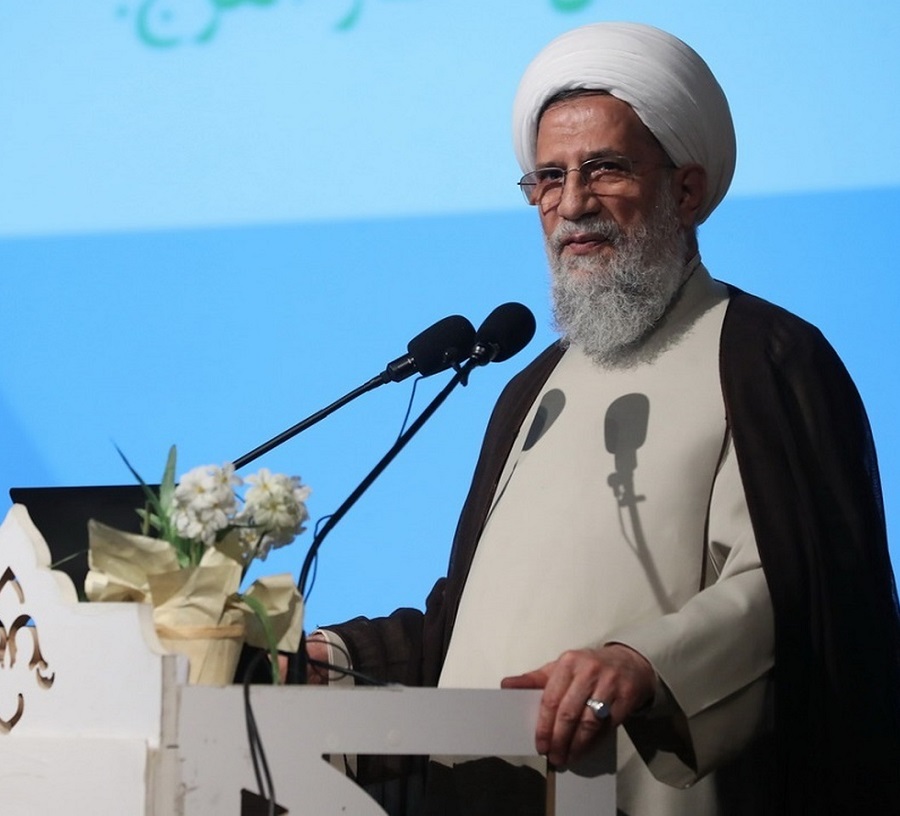 رئیس سازمان عقیدتی سیاسی ارتش: شعر و سرود رساترین زبان برای انتقال پیام است