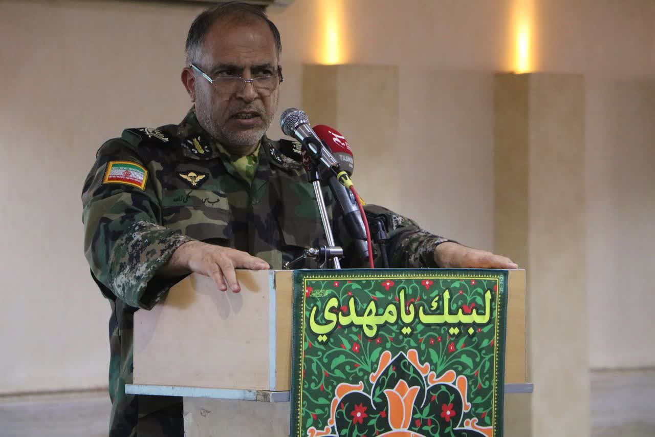 فرمانده قرارگاه منطقه‌ای جنوب شرق ارتش: دشمن با یک جنگ تمام عیار رسانه‌ای سعی دارد بر افکار و اذهان جامعه اثر بگذارد