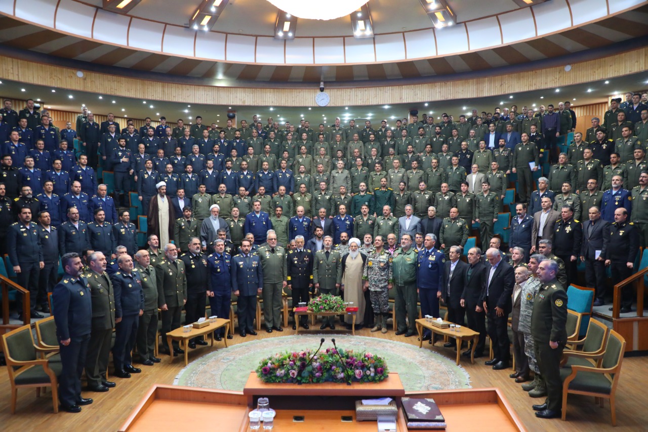 دافوس قدمگاه بزرگان ارتش است