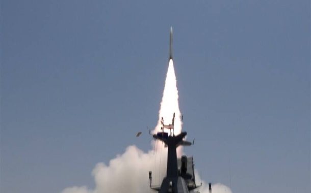 موشک صیاد شکارچی پرنده‌های متخاصم